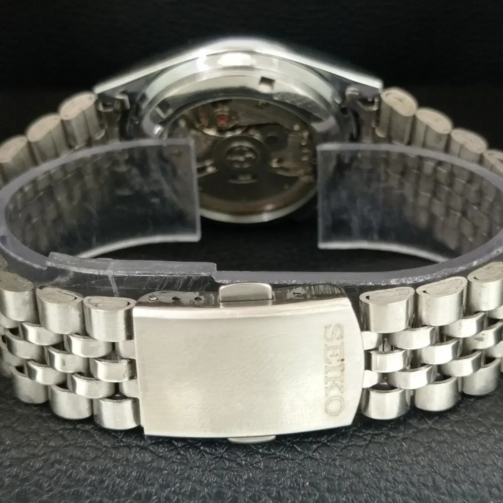 Vintage 1985 Seiko Automatic Mens Silver Watch W/daydate & Black accents